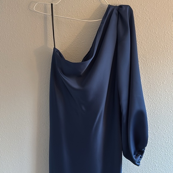 ONE-SHOULDER PUFF SLEEVE MAXI BIAS DRESS w SIDE SLIT IN MIDNIGHT NAVY - Picture 4 of 6